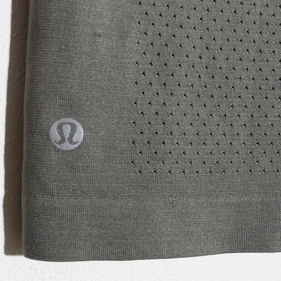 Lululemon Breeze By Muscle Crop Tank *Vancouver Grey Sage Green Silverescent 6 - Picture 9 of 11